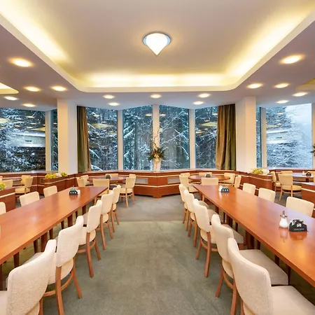Interhotel Montana Otel