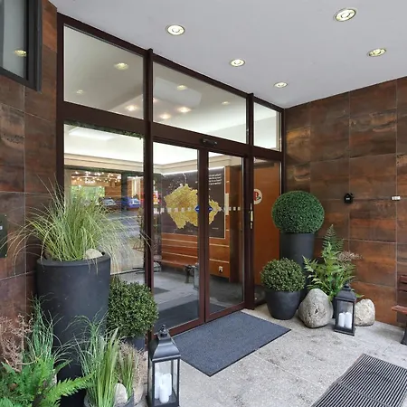 Interhotel Montana Otel 3*