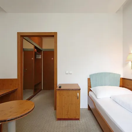 Interhotel Montana Hotel 3*