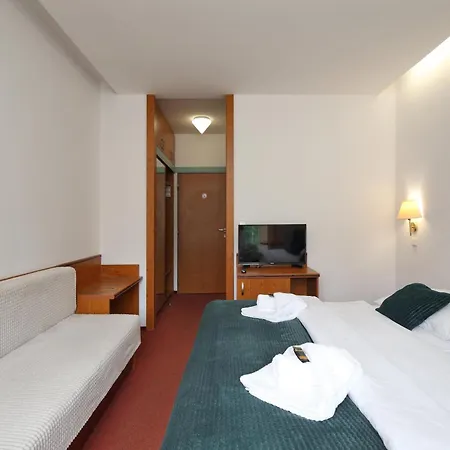 Interhotel Montana Otel